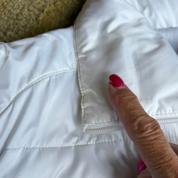 Columbia White and Gray Women's Puffer Jacket (Water Repellent) SZ: 2X - Picture 14 of 15